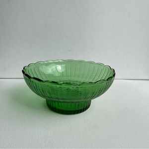 E.O Brody Green Scallop Edge Ribbed Base Candy Dish